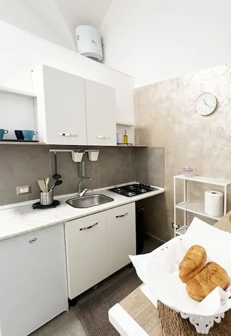 Casa Centro Storico Di Napoli Megas Home 0*, Naples